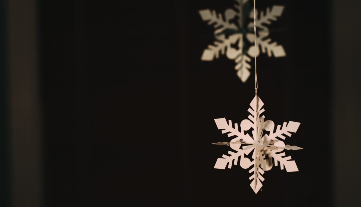 Ангел поверхом нижче