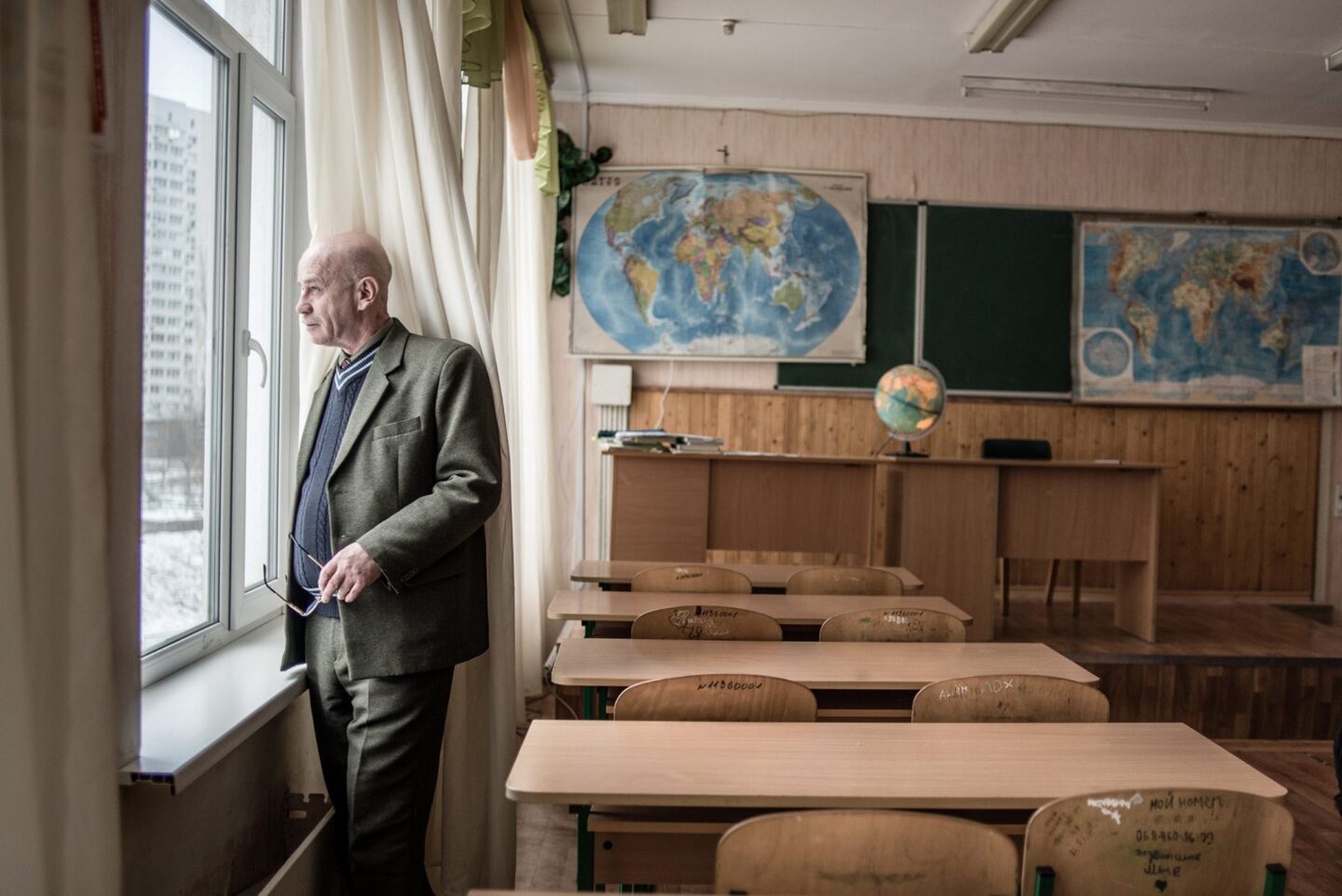 Назад за веселкою