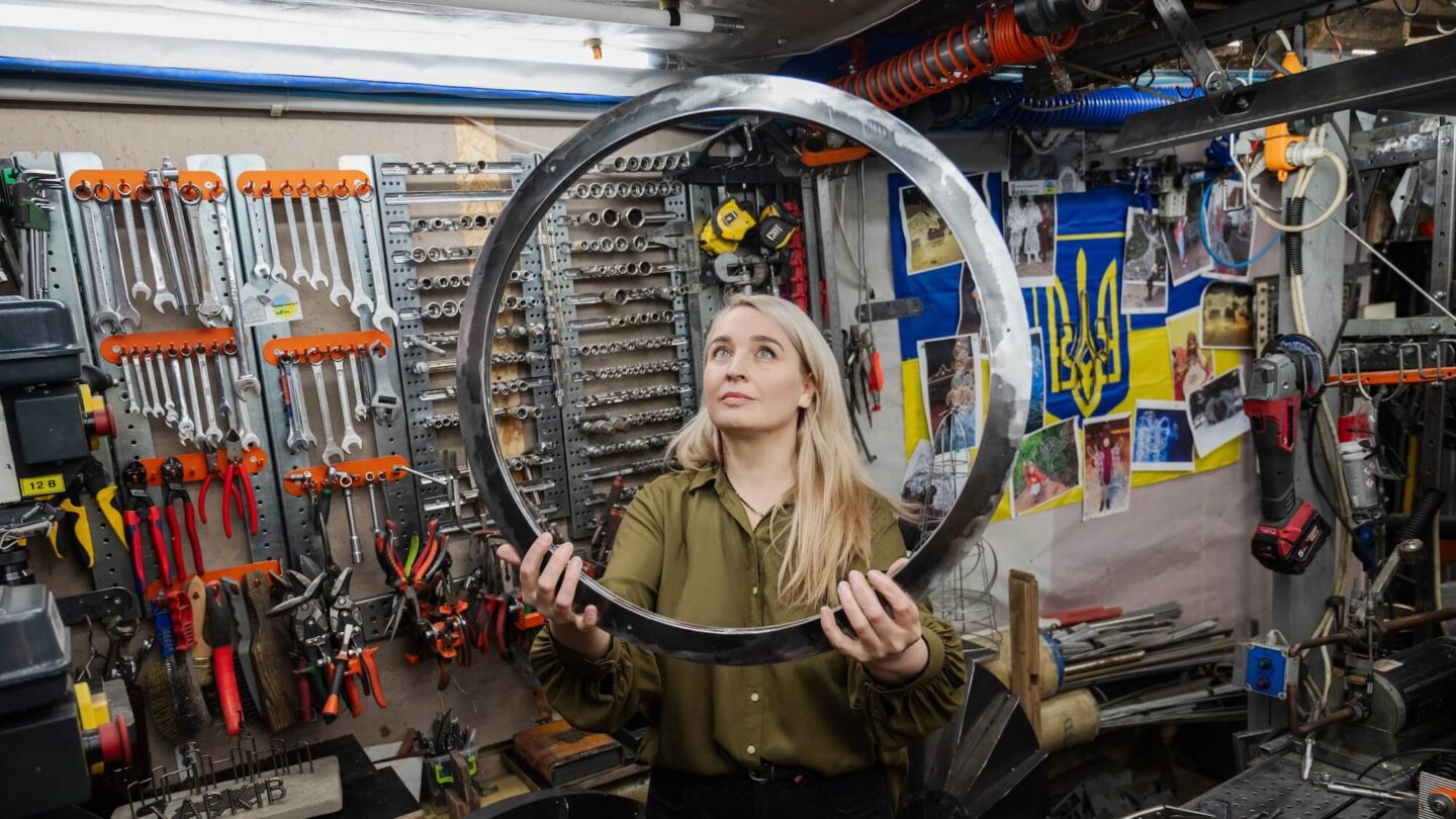 Квіти з металу і дроту