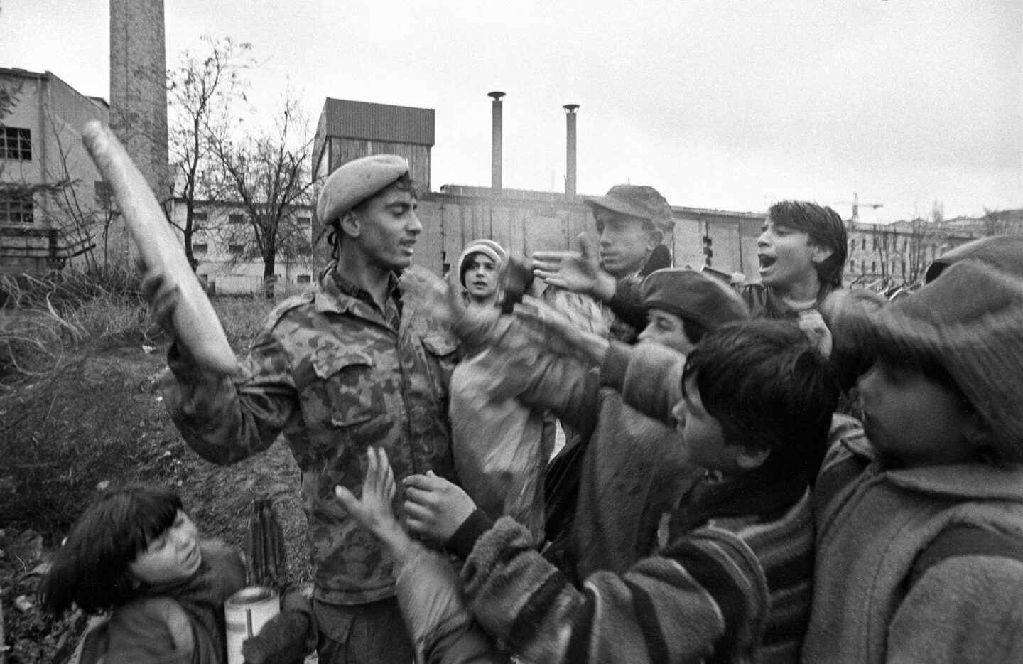 Не сипати землю на ряднину