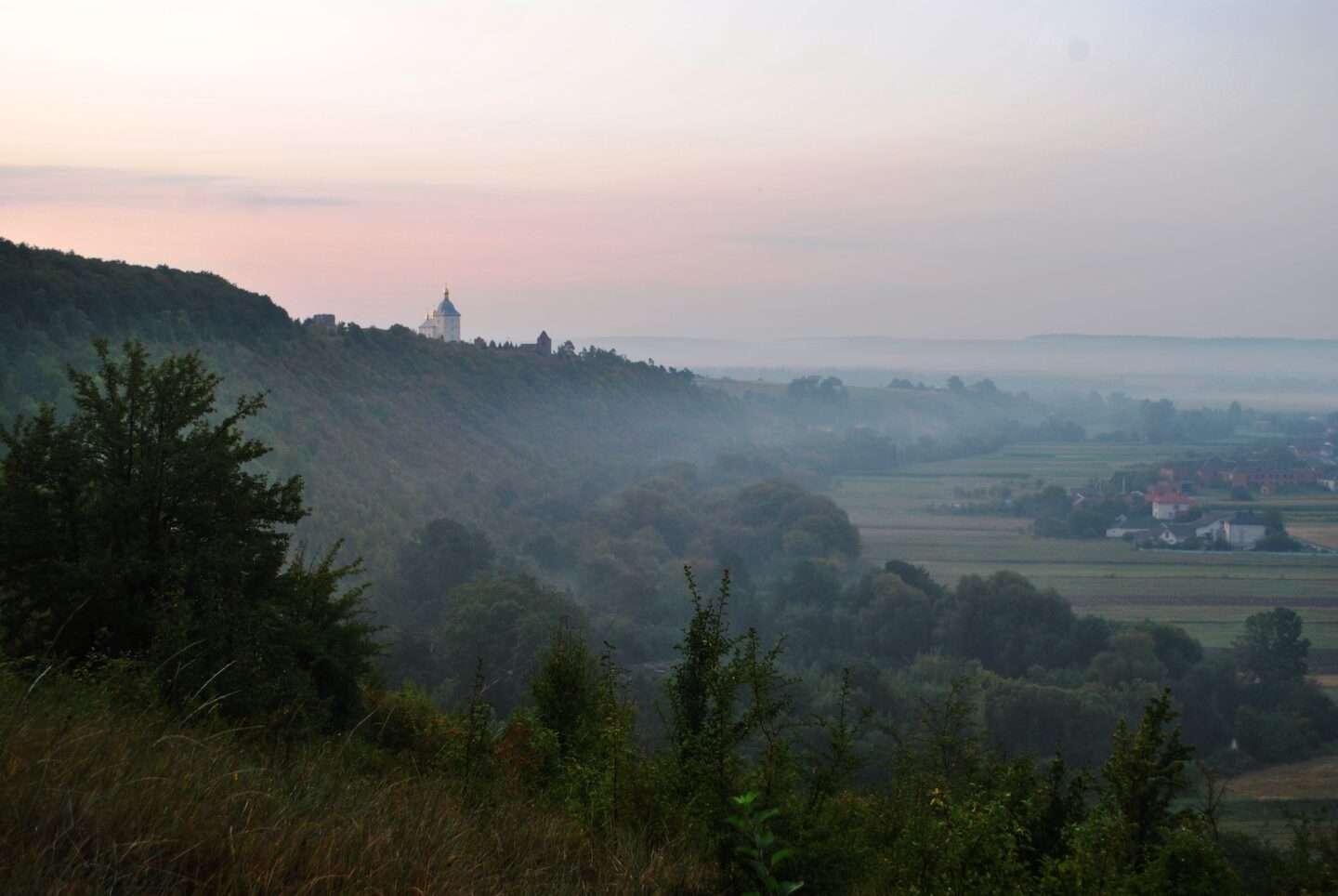 Під гору до Підгори, вниз, угору і по Колу